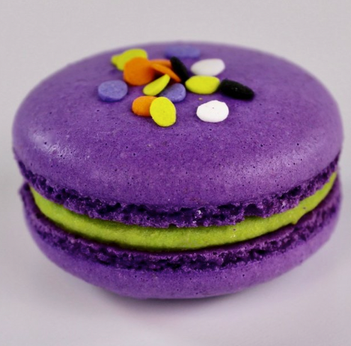 Savor Patisserie - Witches Brew Macaron