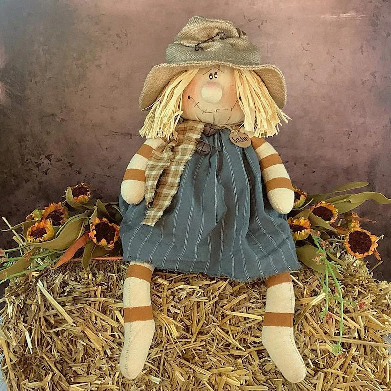 Honey & Me - Sadie the Goofy Scarecrow F23610