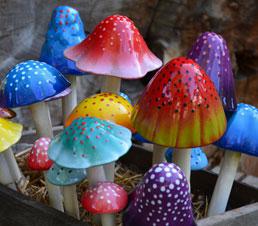 JJ Potts Shroomyz Gum Drop Small 10" Mushroom Stake